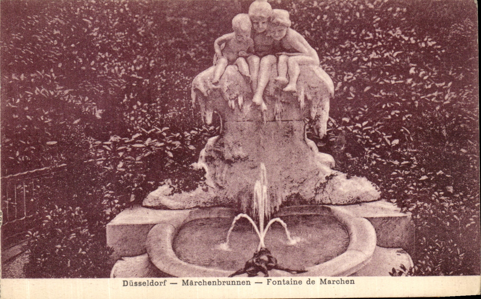 CPA Dusseldorf Marchenbrunnen Fontaine de Marchen 