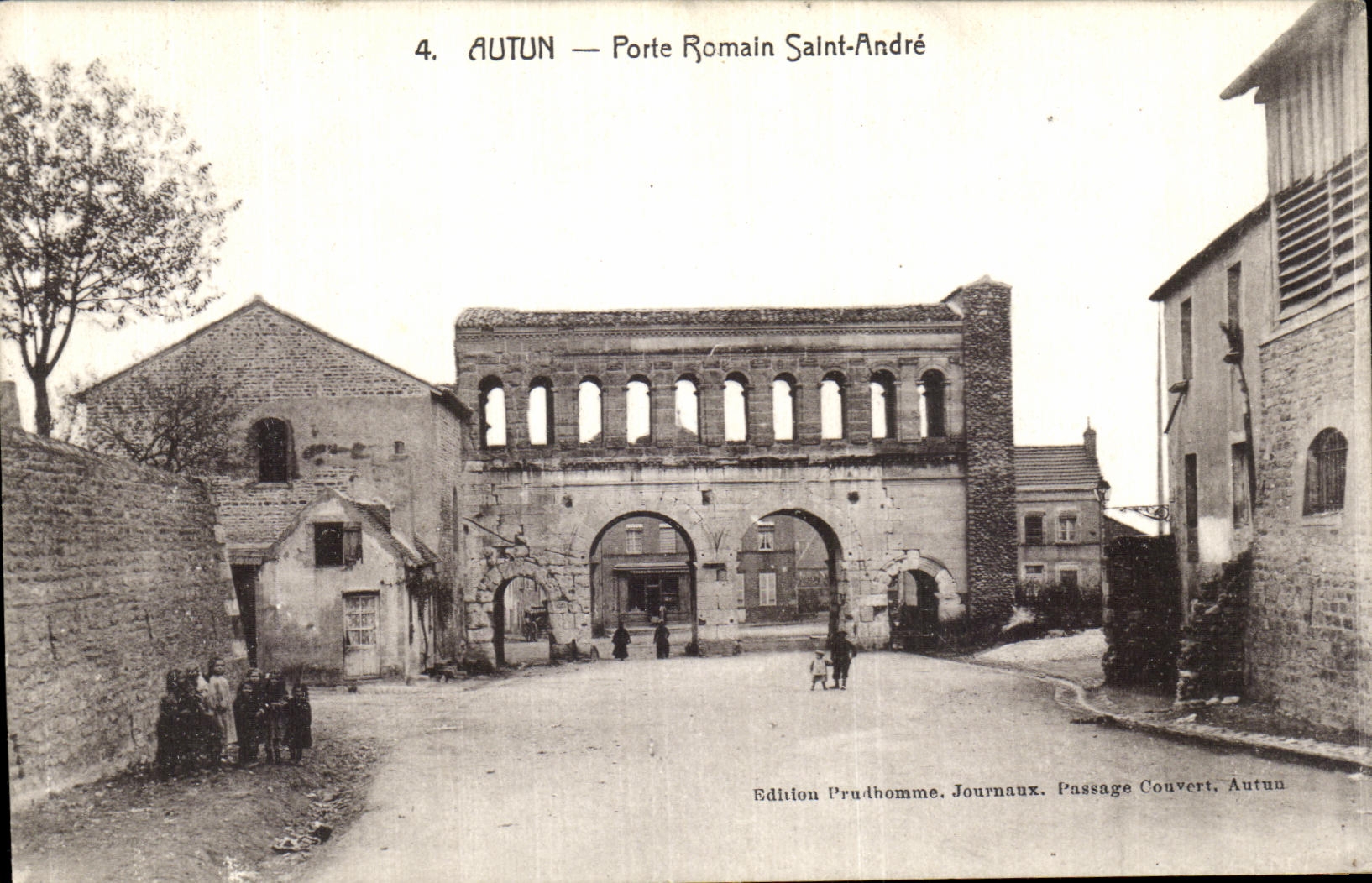 CPA Autun Porte Romain Saint Andre Enfants