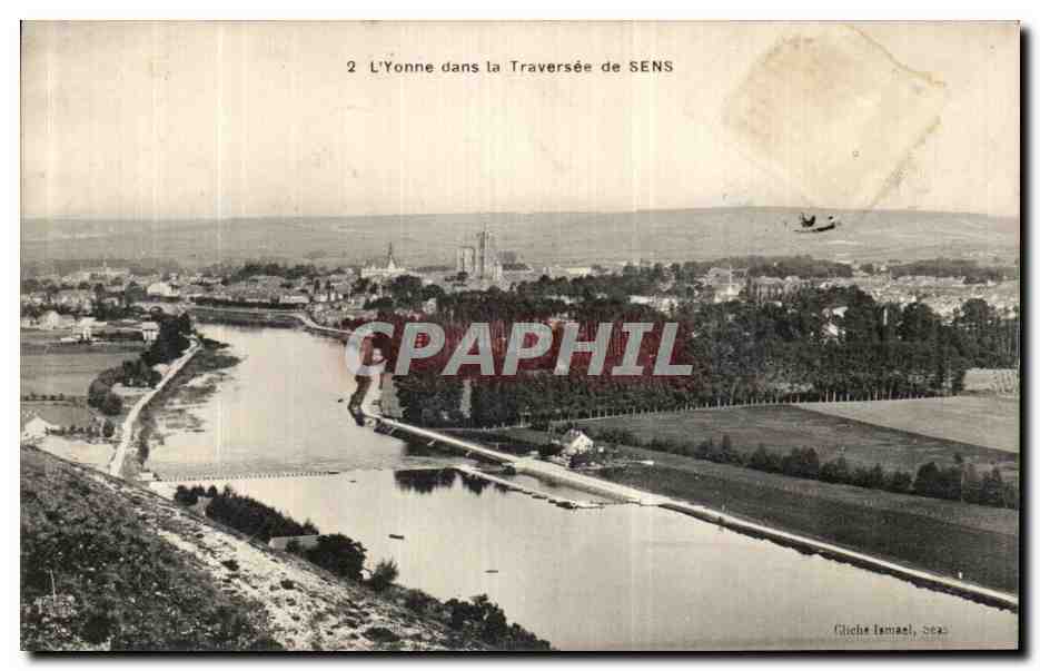 CPA Sens L Yonne dans La Traversee de Sens