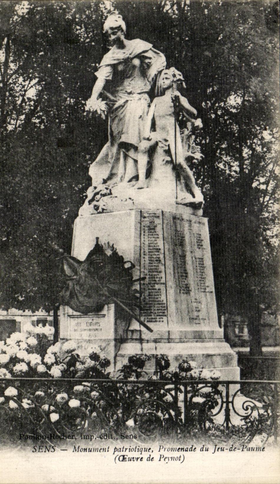 SENS — Monument patriotique, Promenade du Jeu-de-Paume (Œuvre de Peynot)