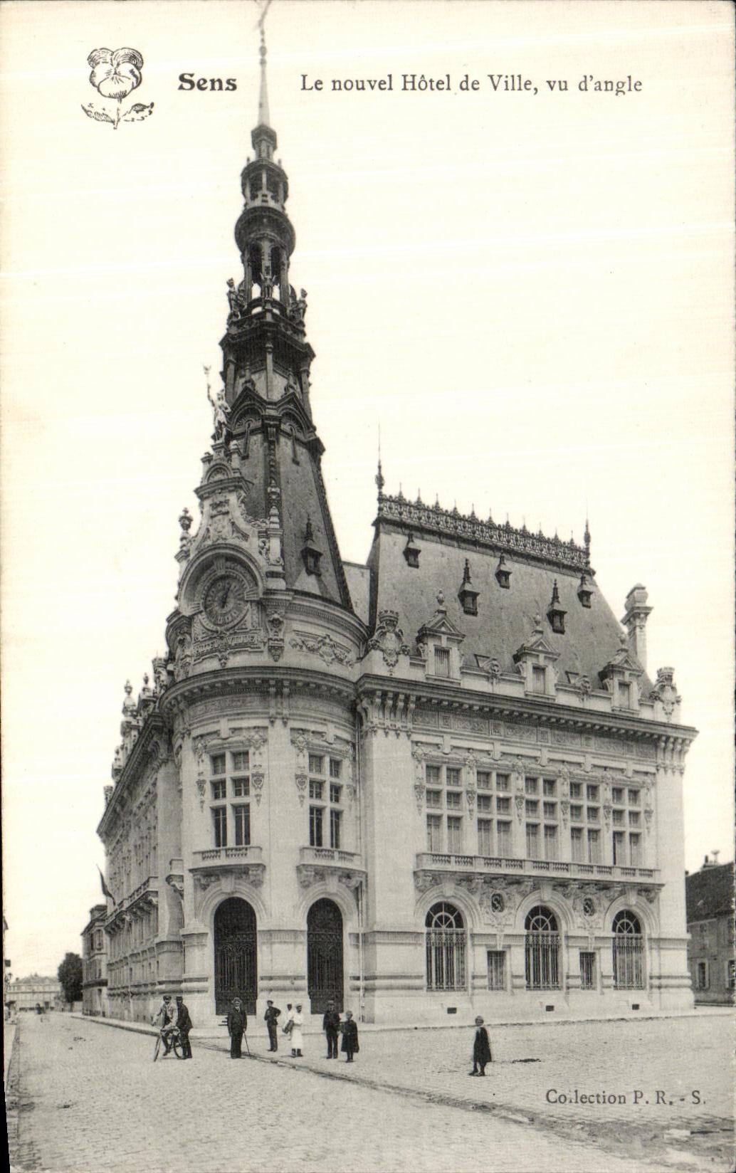 Sens — Le nouvel Hôtel de Ville, vu d'angle — Collection P.R.-S.
