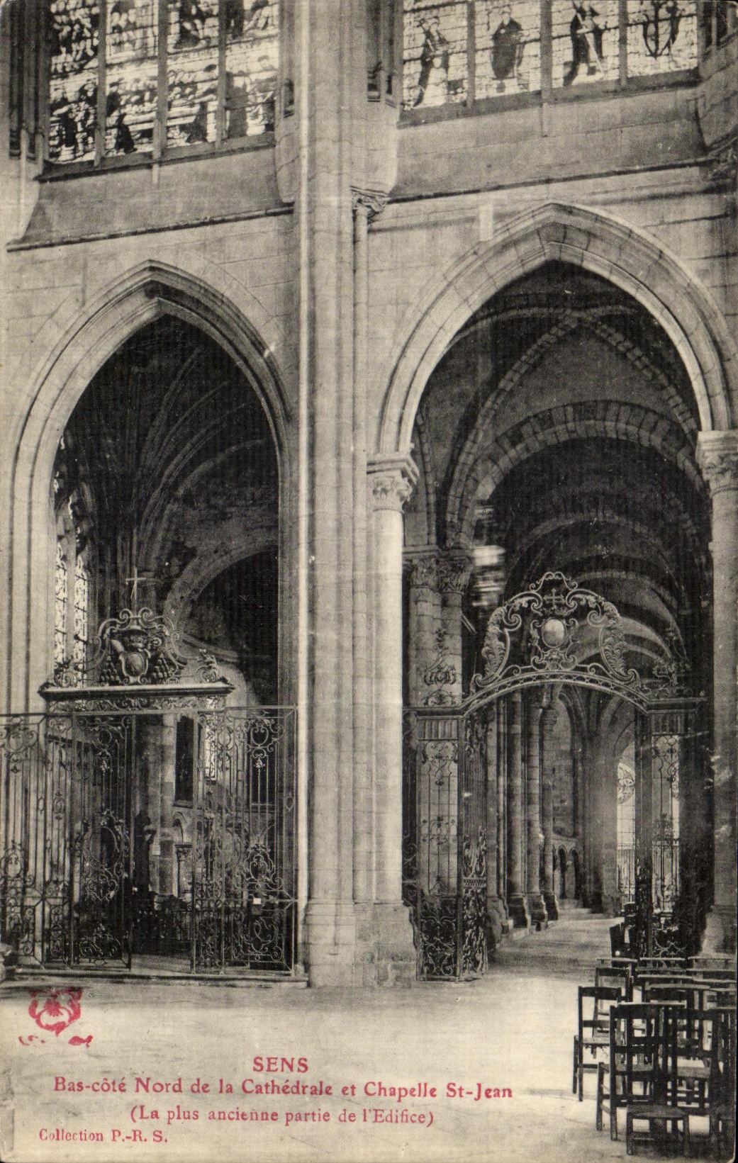 Sens — Nordseite der Kathedrale und Kapelle St-Jean (ältester Teil des Gebäudes) — Collection P.-R. S.