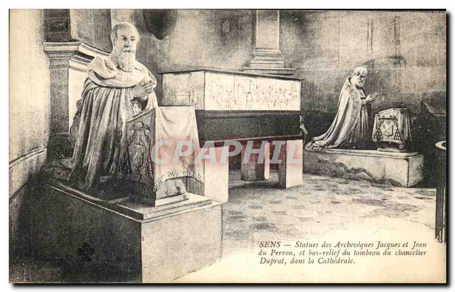 Sens — Statuen der Bischöfe Jacques und Jean du Perron, und Relief des Grabes des Kanzlers Duprat, in der Kathedrale