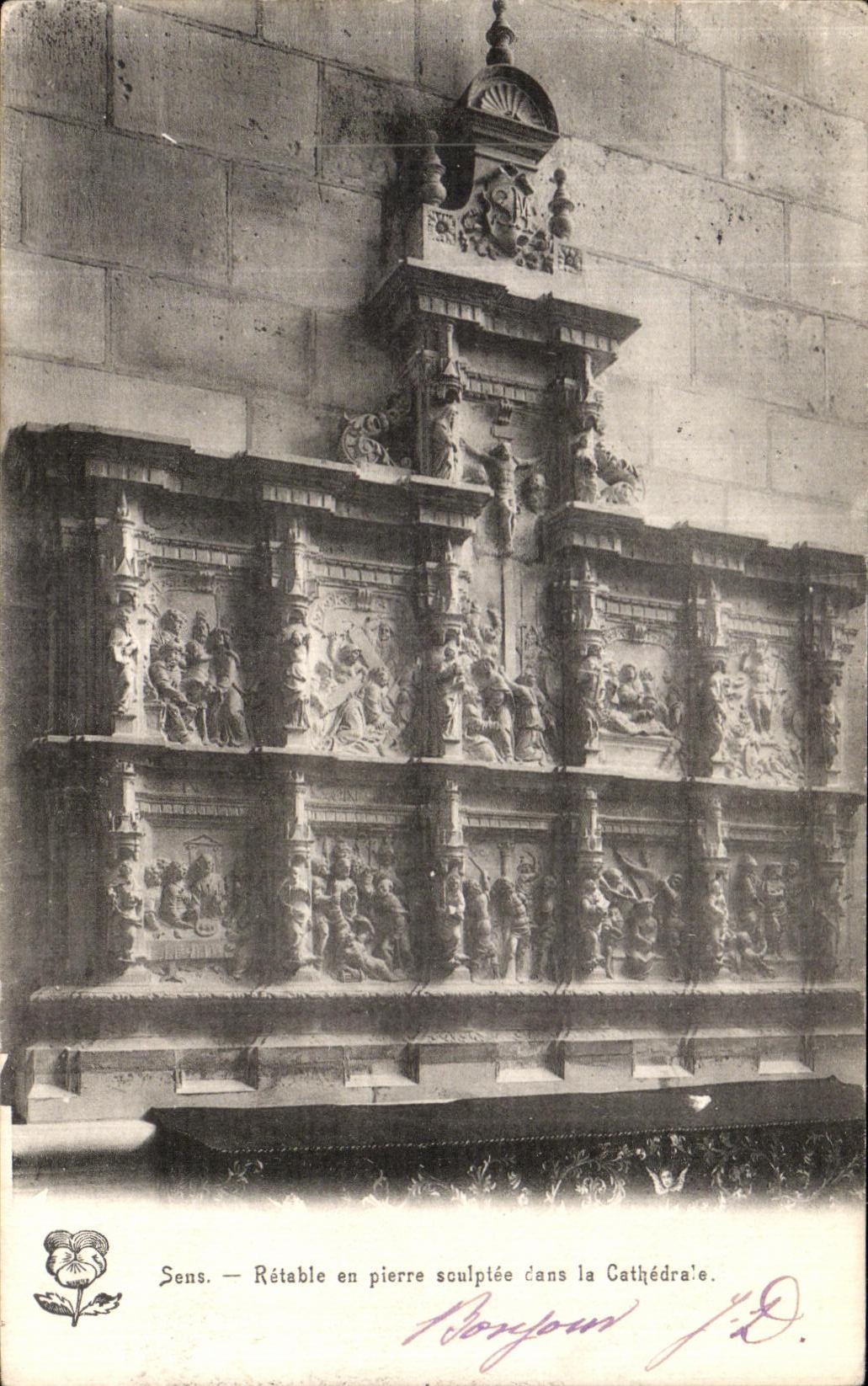 Sens — Rétable en pierre sculptée dans la Cathédrale — éditeur J.D. Royfou