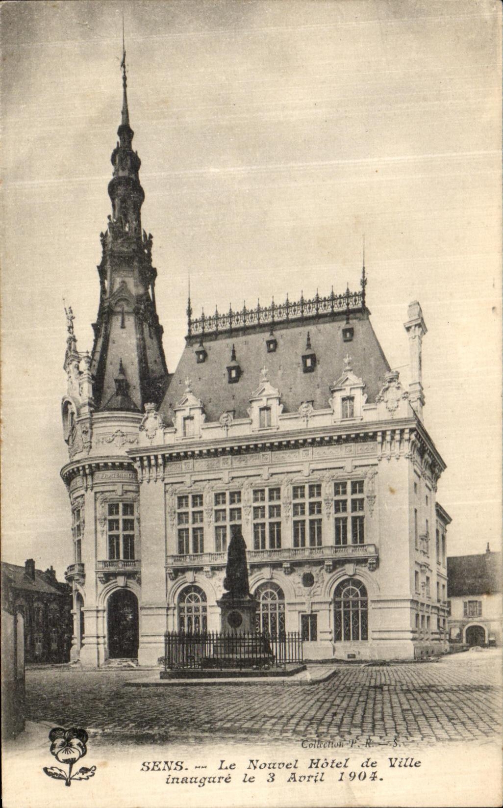 SENS — Le Nouvel Hôtel de Ville inauguré le 3 Avril 1904 — Collection P.R.-S.