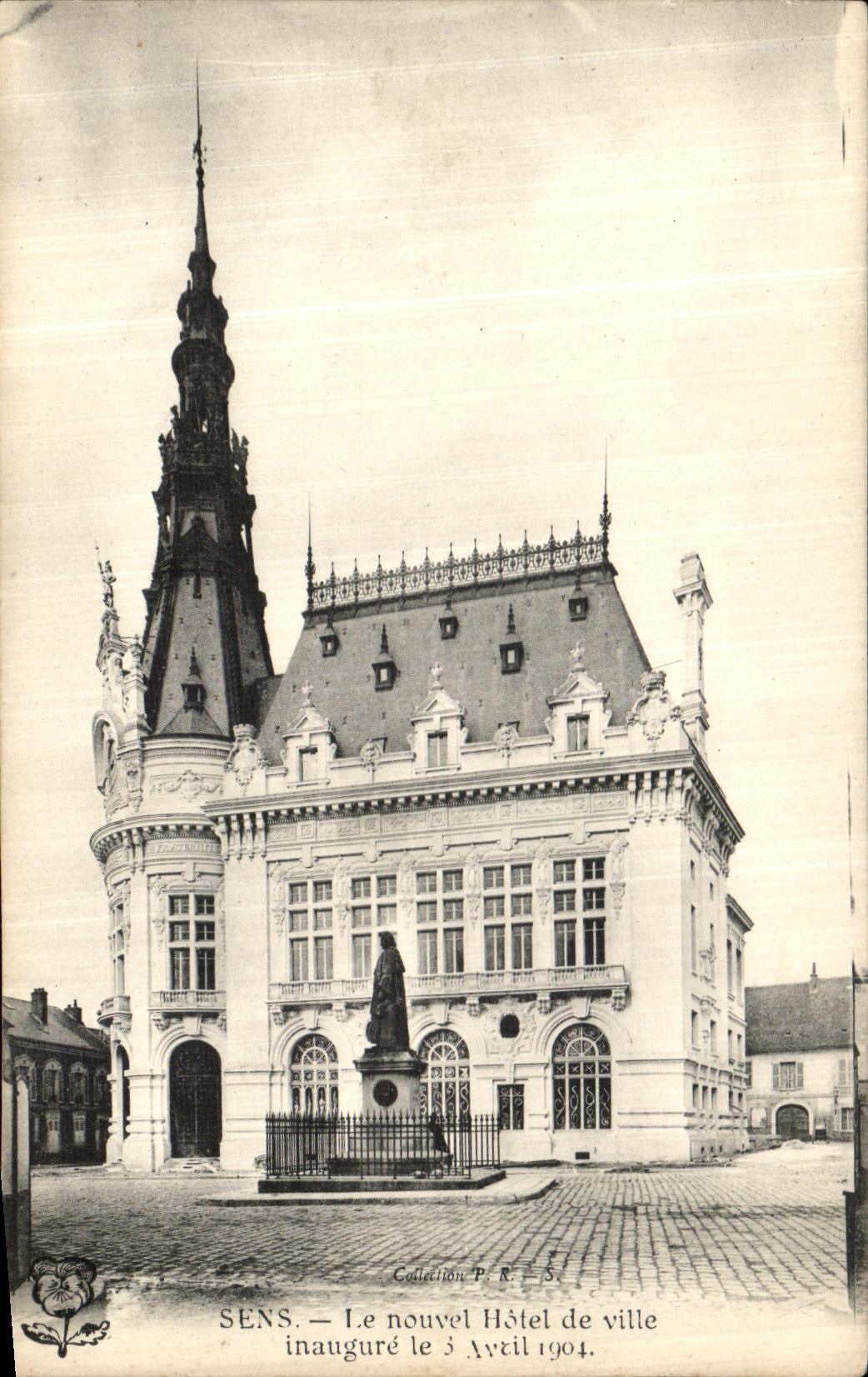 SENS — Le nouvel Hôtel de ville inauguré le 3 Avril 1904 — Collection P. R. S.
