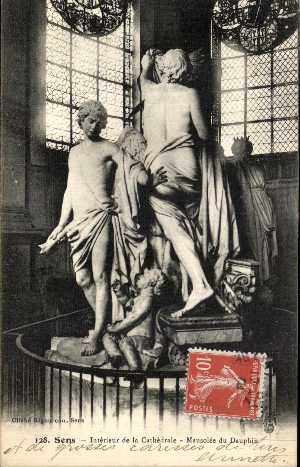 Sens — Intérieur de la Cathédrale — Mausolée du Dauphin