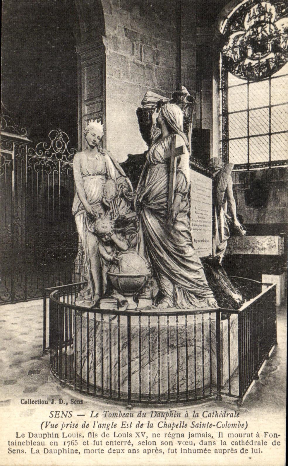 Sens — Le Tombeau du Dauphin à la Cathédrale (Vue prise de l'angle Est de la Chapelle Sainte-Colombe)