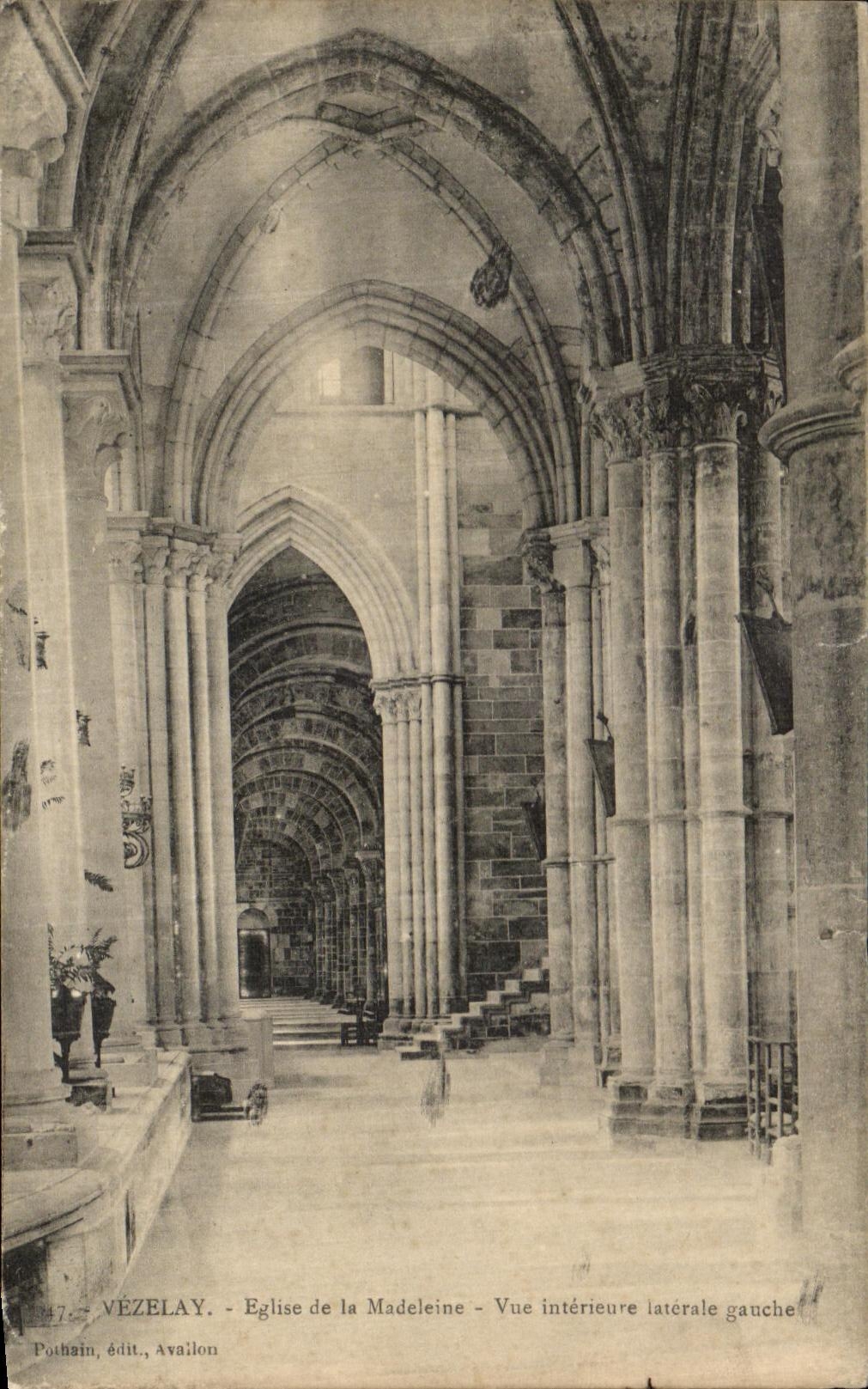 Vézelay - Église de la Madeleine - Vue intérieure latérale gauche — Pothain, édit., Avallon, n°47