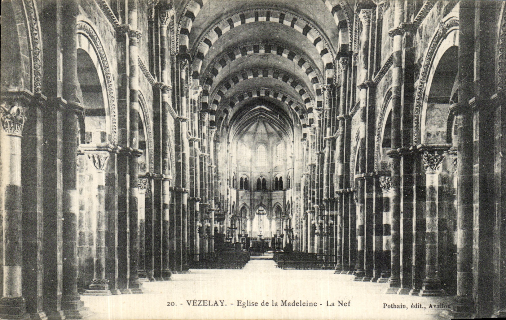 VÉZELAY - Église de la Madeleine - La Nef