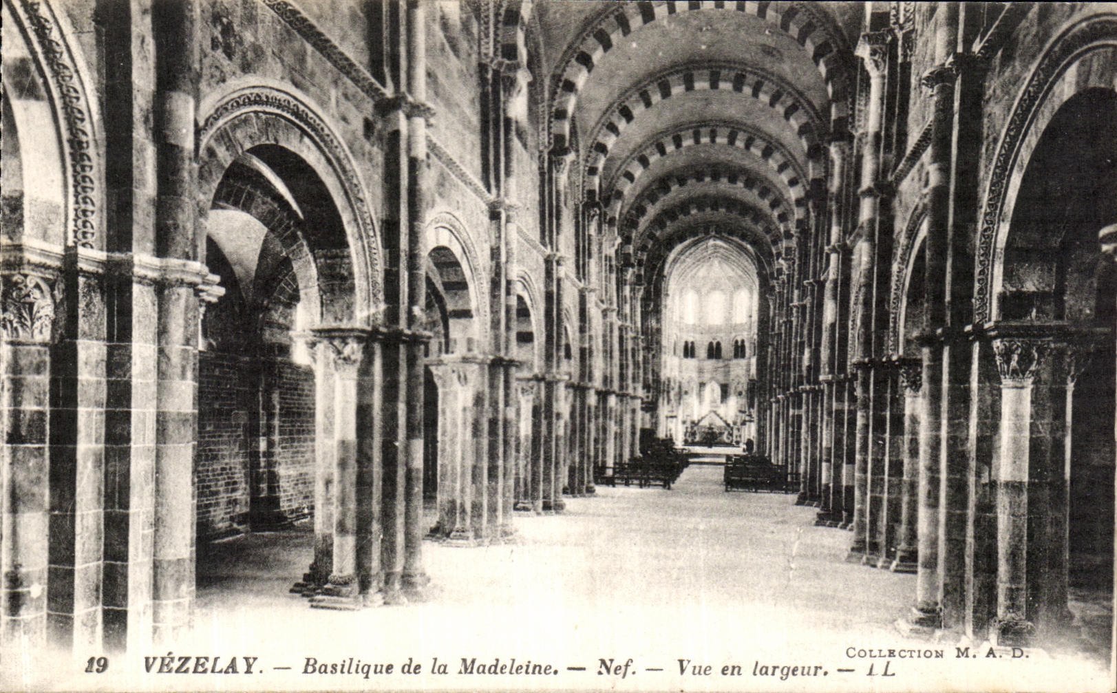 Vézelay — Basilique de la Madeleine — Nef — Vue en largeur — Collection M.A.D.