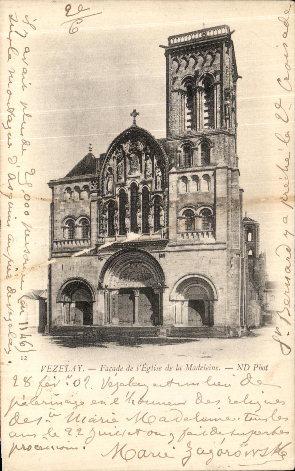 Vézelay — Façade de l'Église de la Madeleine — ND Pbot