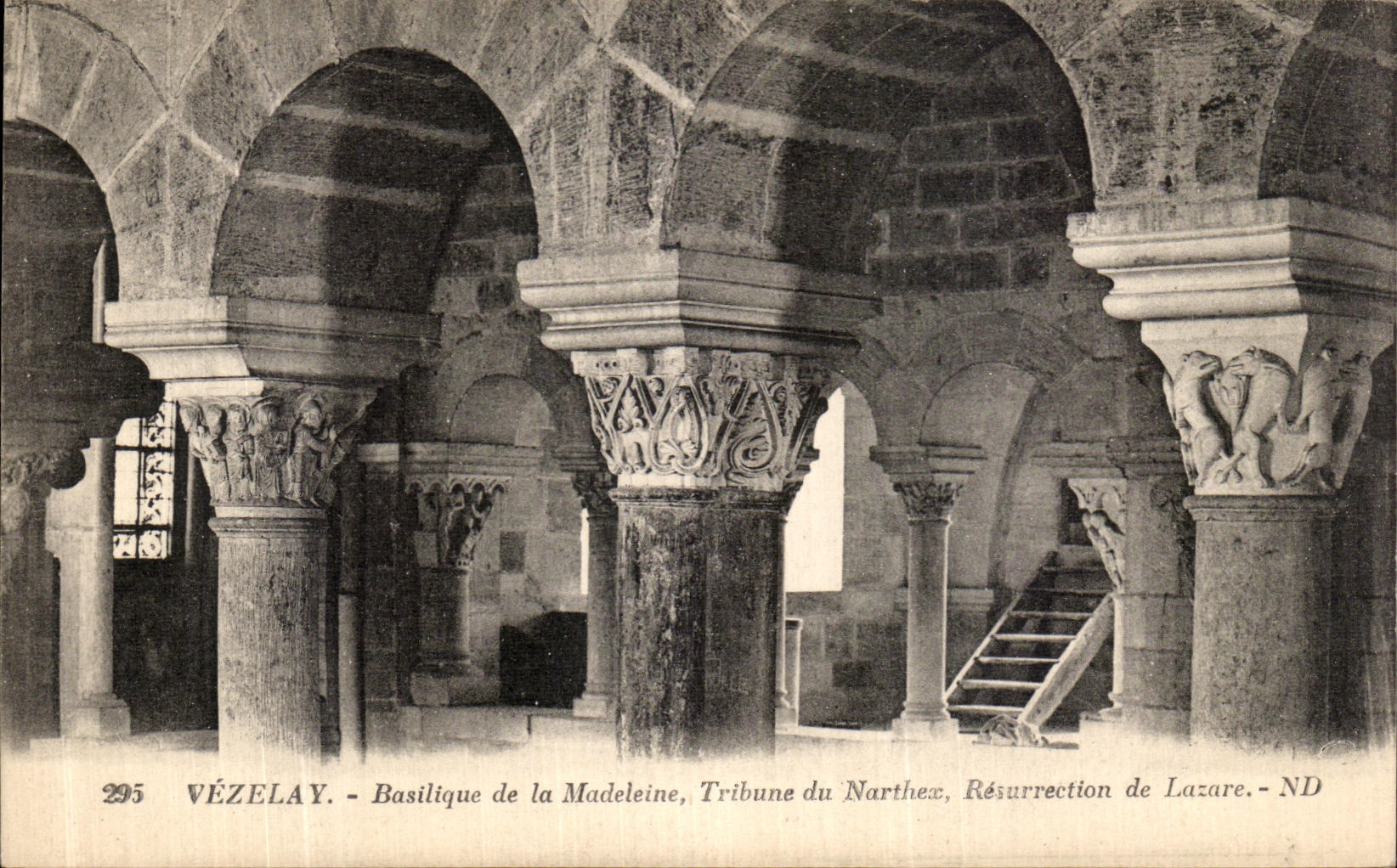 Vézelay - Basilique de la Madeleine, Tribune du Narthex, Résurrection de Lazare - ND