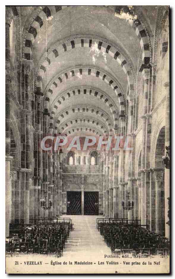 Vézelay — Église de la Madeleine — Les Voûtes — Vue prise de la Nef
