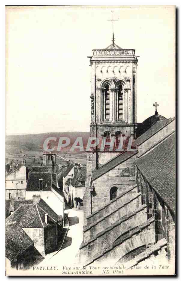 Vézelay — Vue sur la Tour Saint-Antoine, prise de la Tour occidentale — ND Phot.