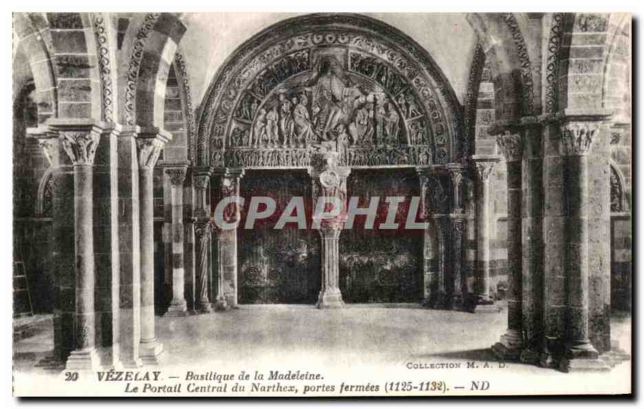 Vézelay — Basilique de la Madeleine. Le Portail Central du Narthex, portes fermées (1125-1132)