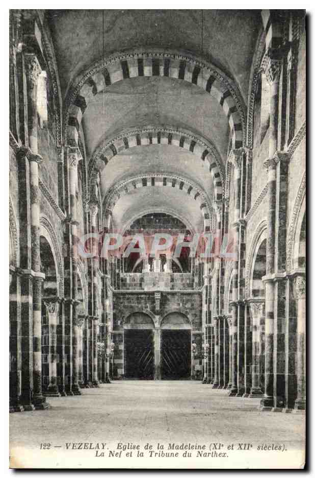 Vézelay — Église de la Madeleine (XIe et XIIe siècles). La Nef et la Tribune du Narthex.