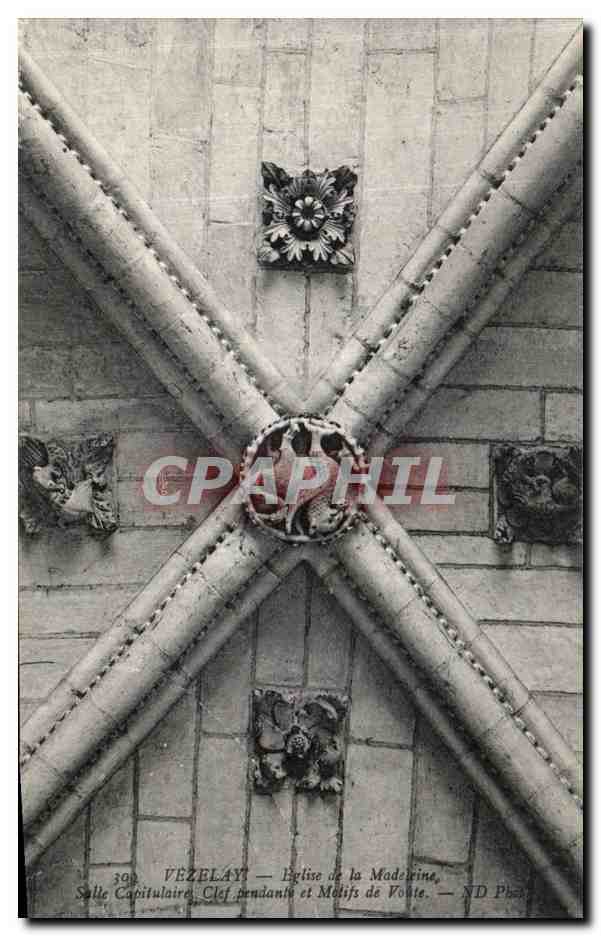 Vézelay — Église de la Madeleine. Salle Capitulaire. Clef pendante et Moliefs de Voûte.