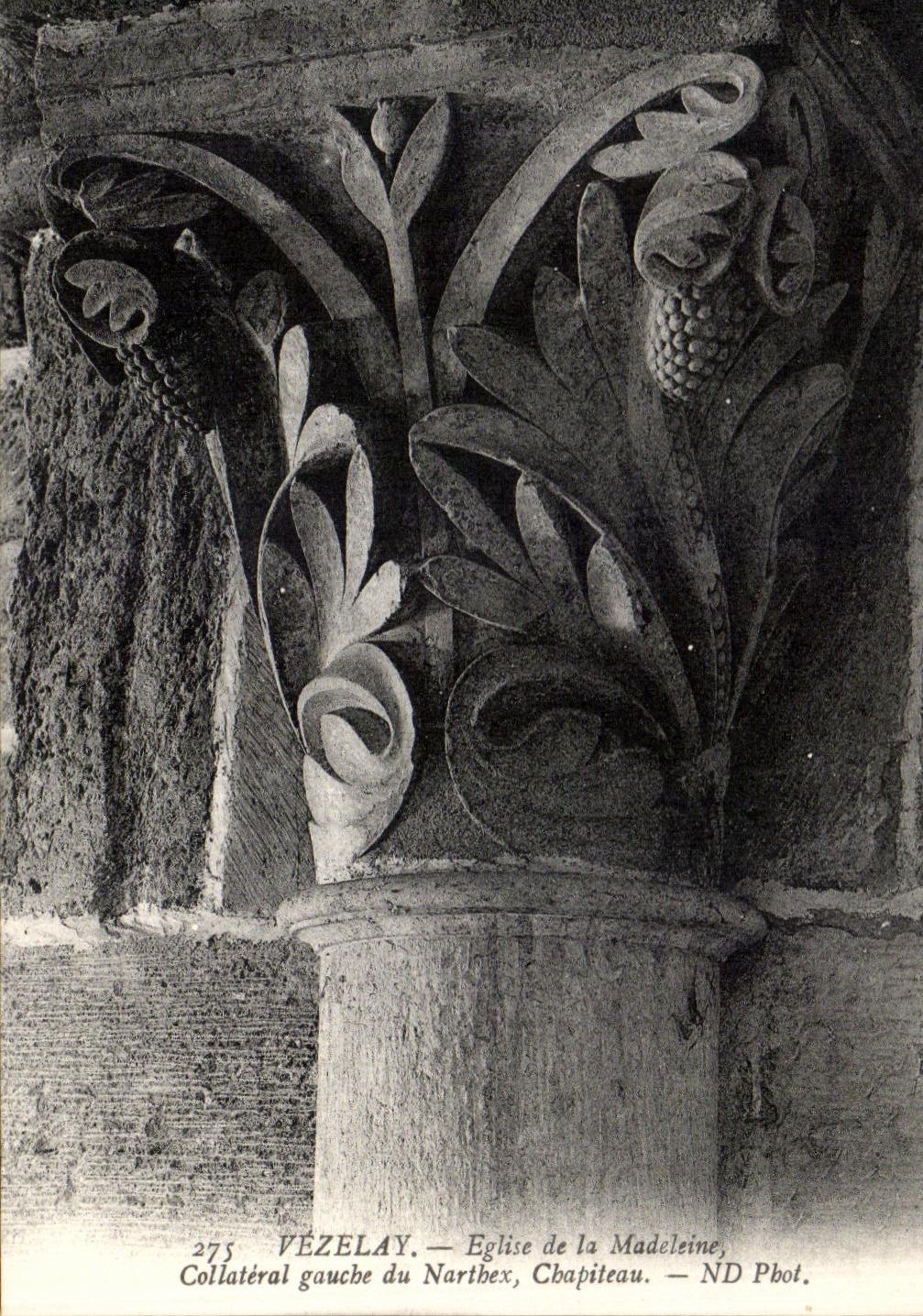 Vézelay — Linker Bereich, Kapitell der Kirche Sainte-Madeleine — ND Fotografie