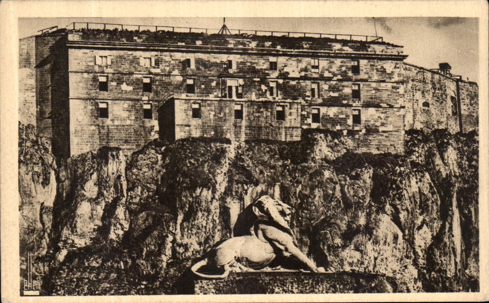 CPA Belfort Le Chateau Ancienne Forteresse Feodale Lion