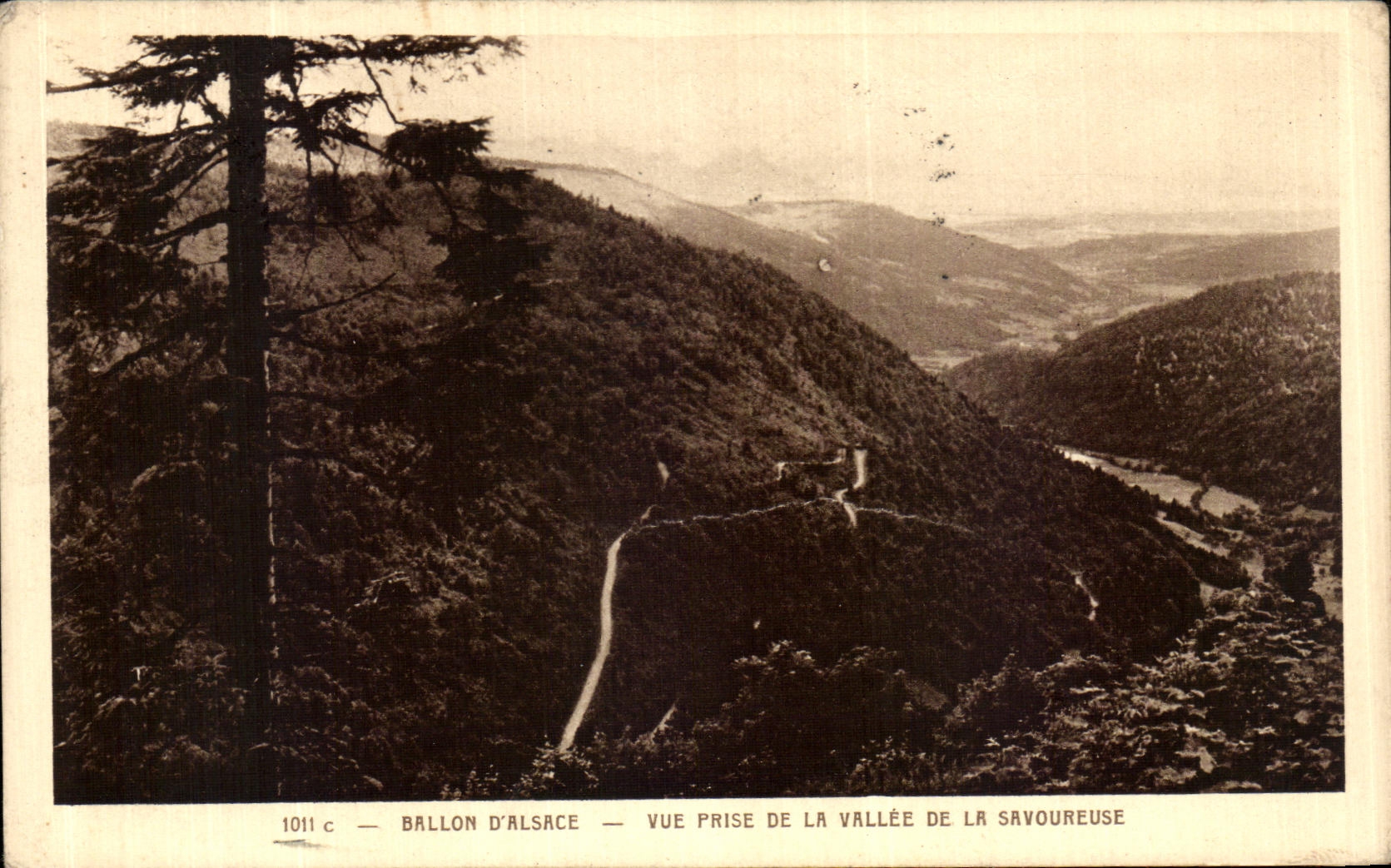 Ballon d'Alsace — Vue prise de la vallée de la Savoureuse — Imp. Braun