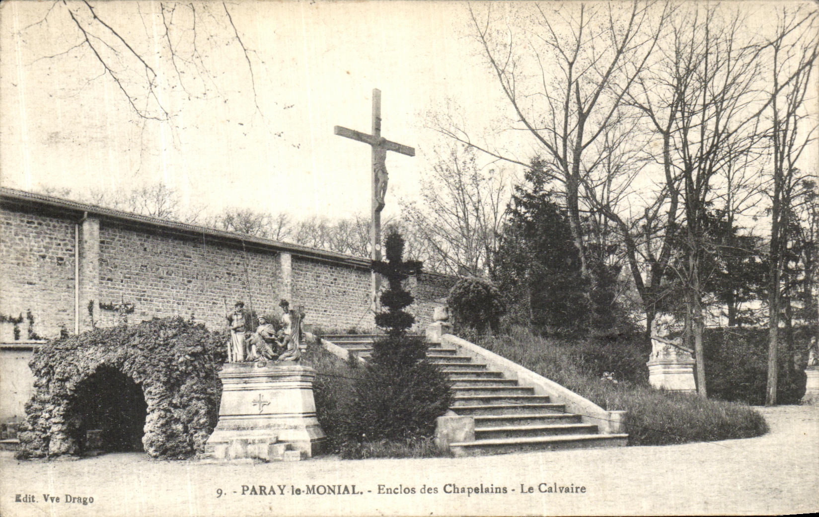 Paray-le-Monial - Enclôs des Chapelains - Le Calvaire