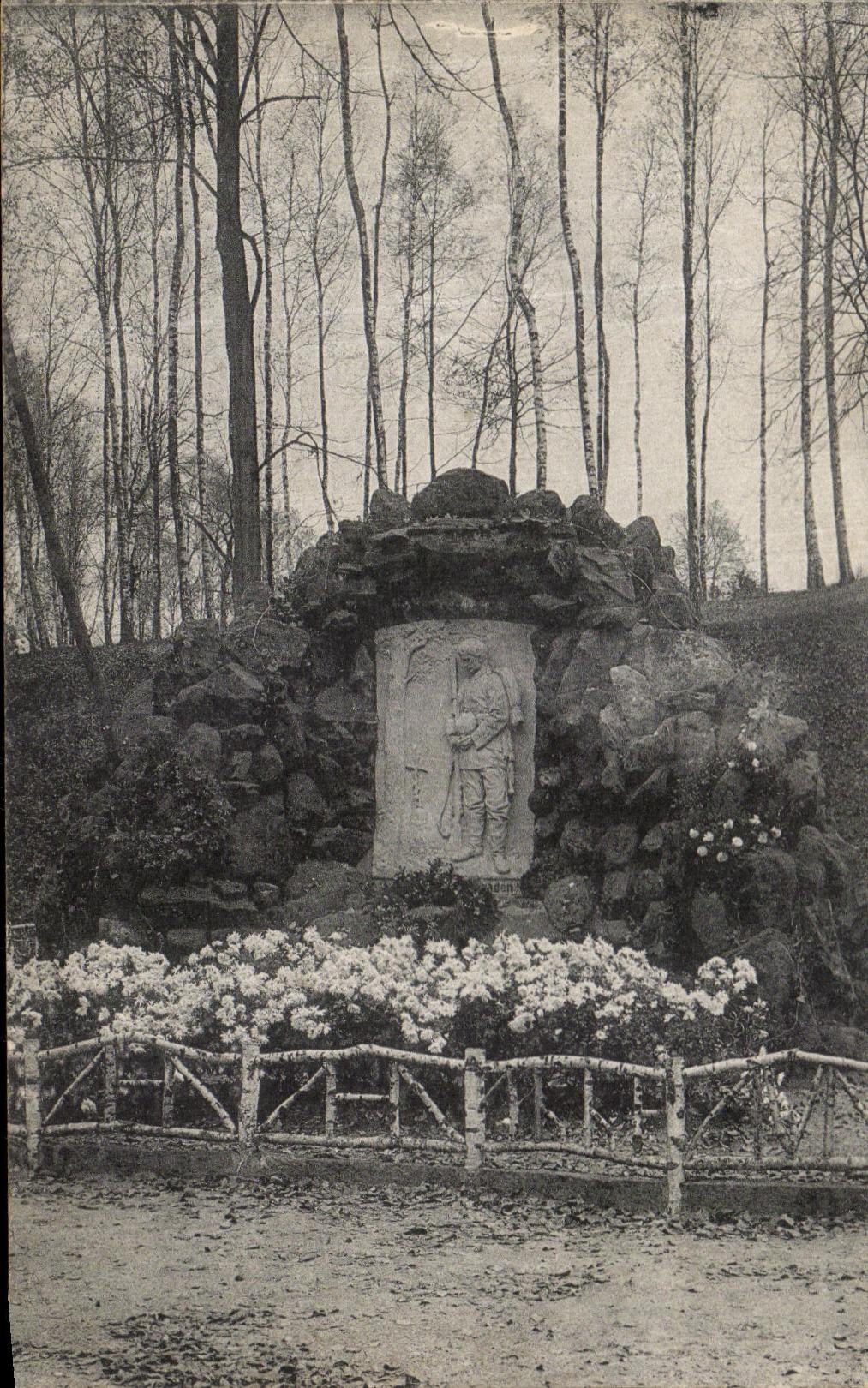 Bitsch i. Lothr. — Denkmal in den Festungsanlagen — Ausstellung von J. Flick, Bildhauer