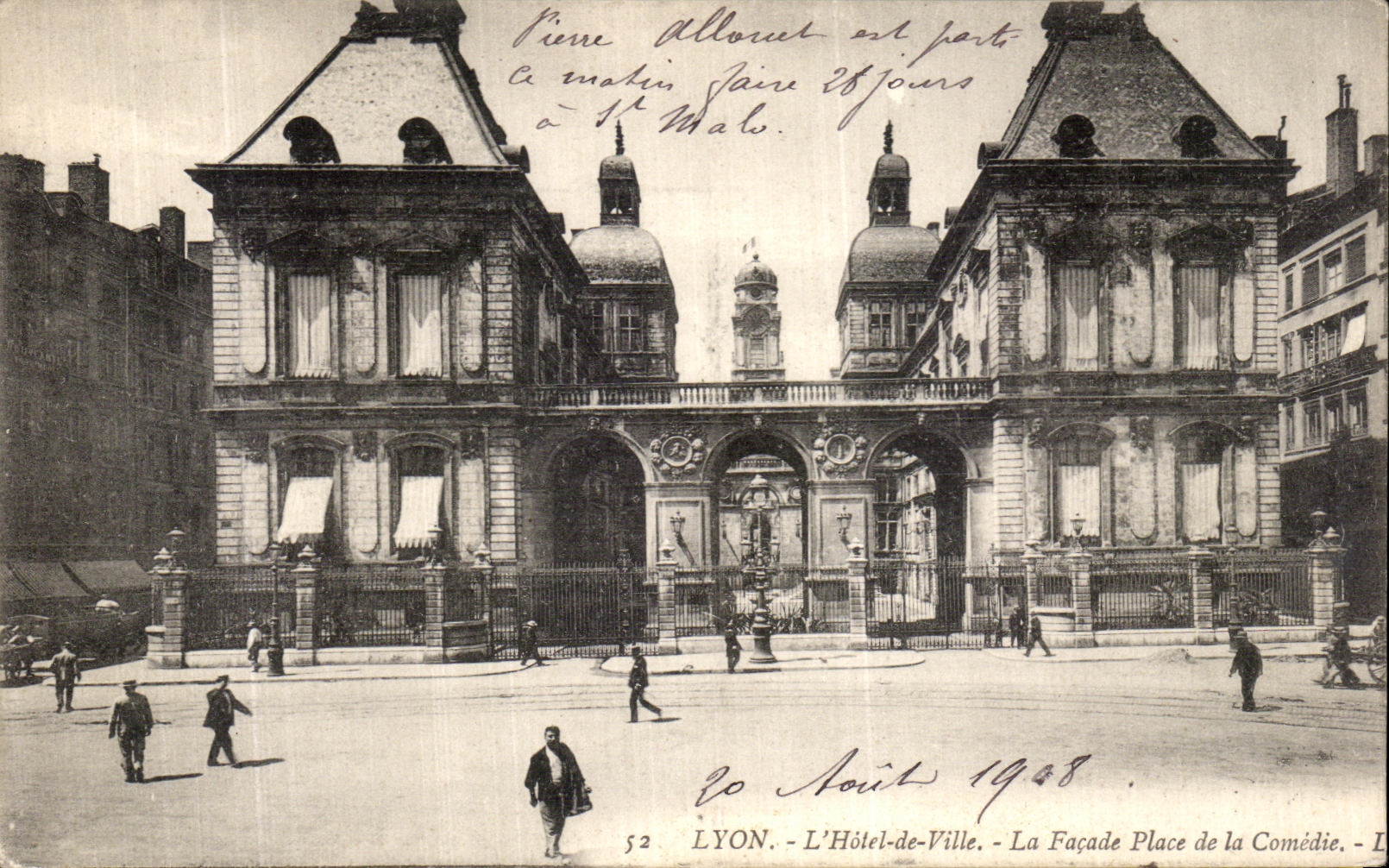 CPA Lyon L Hotel de Ville la facade place de la Comedie
