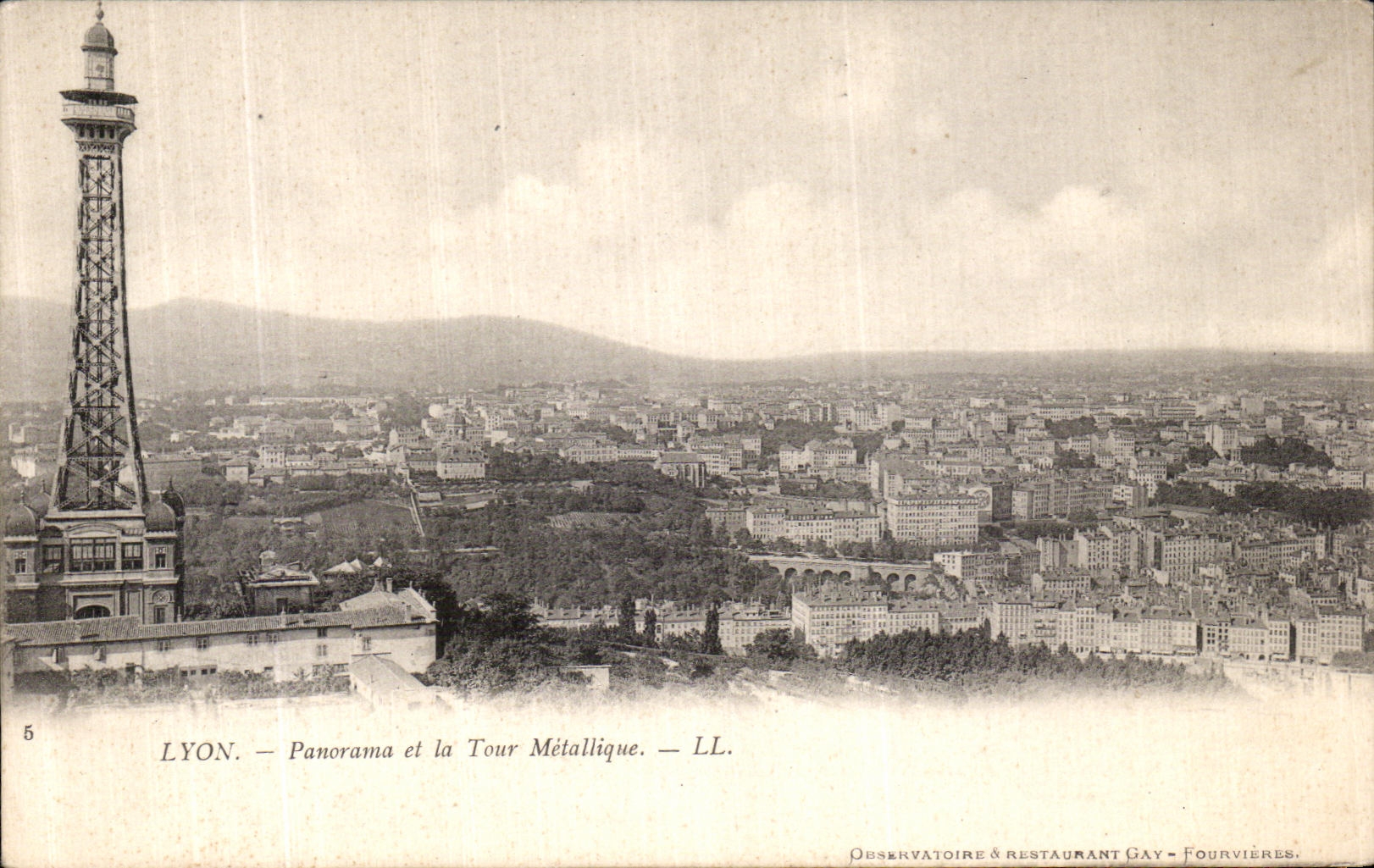 CPA Lyon Panorama et la Tour Metallique