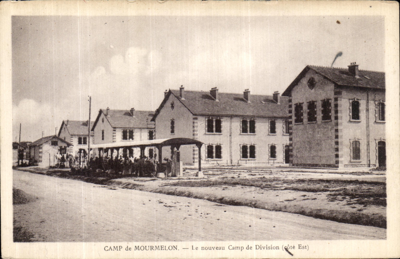 CPA Camp de Mourmelon Le nouveau Camp de Division Militaria