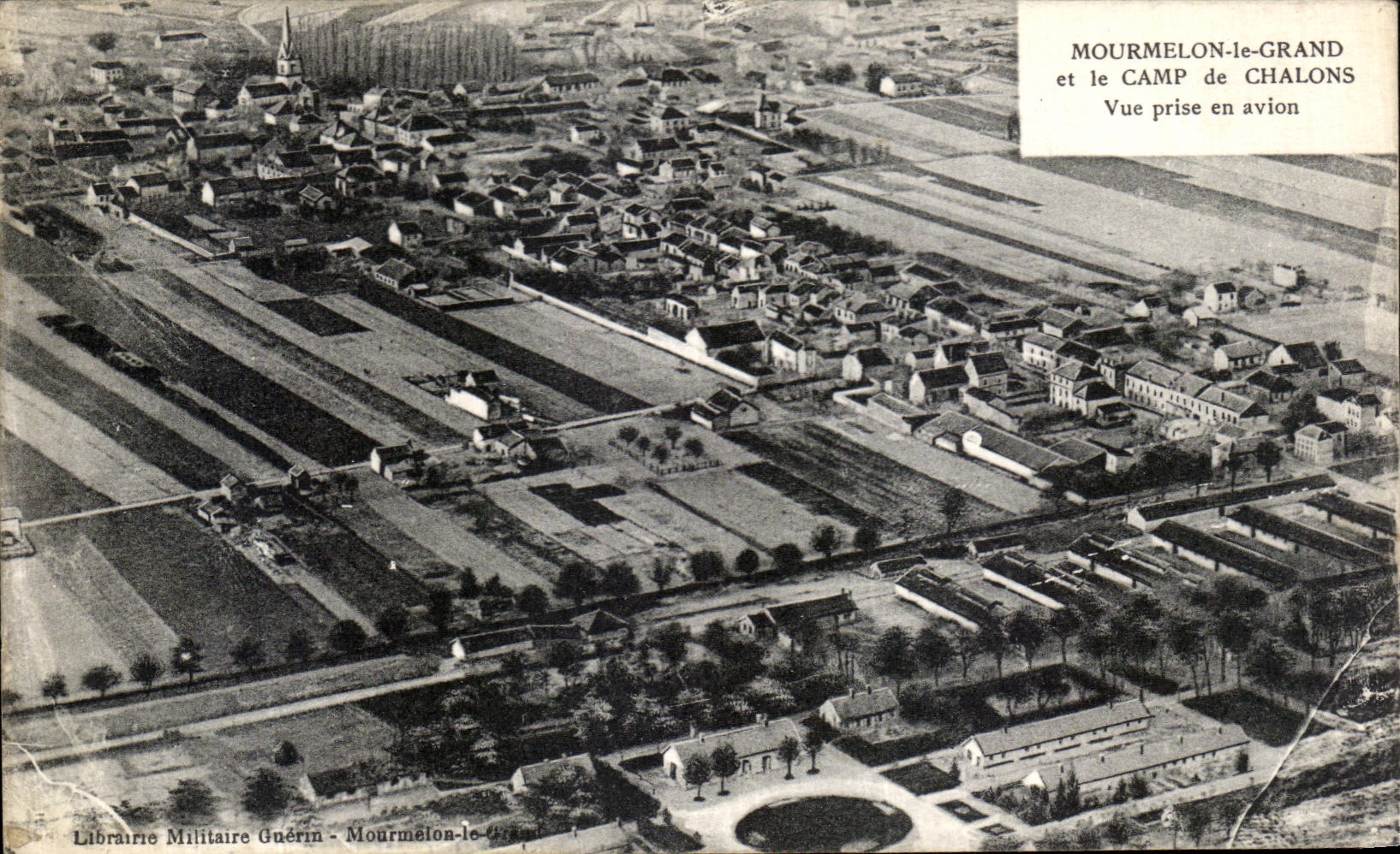 CPA Camp Mourmelon Le Grand et le de Chalons Vue prise en avion Militaria