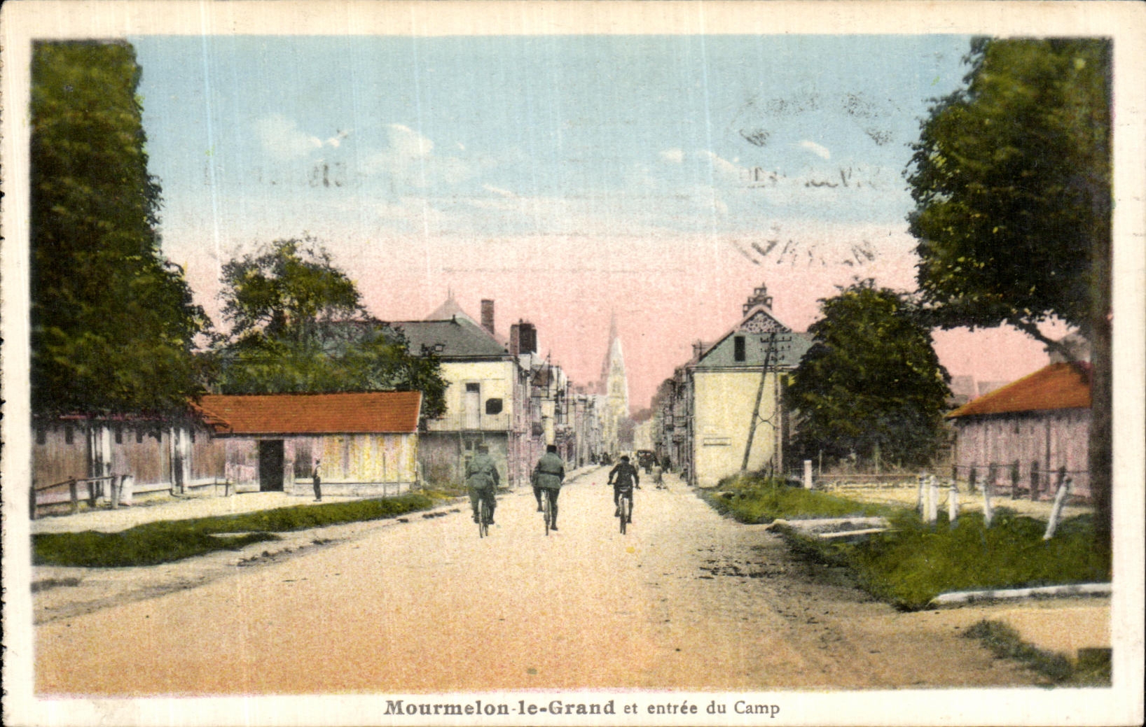 CPA Mourmelon Le Grand et entree du Camp Militaria