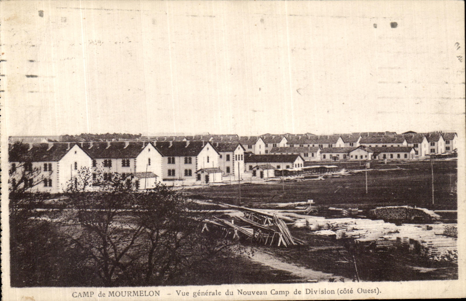 CPA Mourmelon Le Grand Vue Generale du Nouveau Camp de Division Militaria