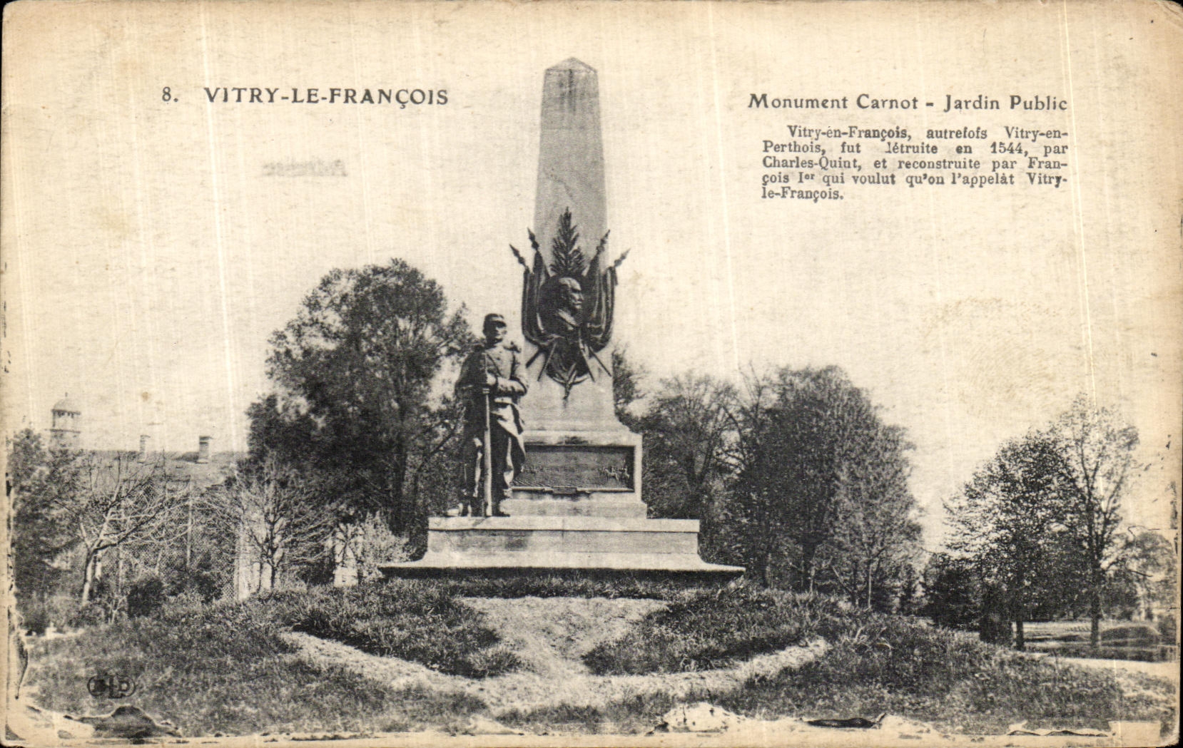 CPA Vitry Le Francois Monument Carnot Jardin Public Militaria 