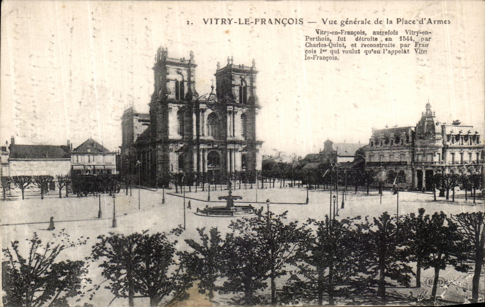 CPA Vitry Le Francois Vue Generale de la Place d Armes