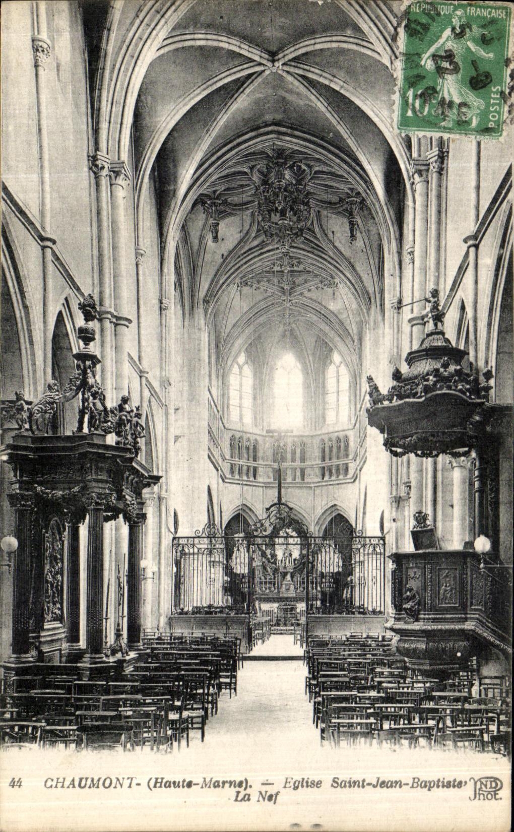 CPA Chaumont Eglise Saint Jean Baptiste La nef