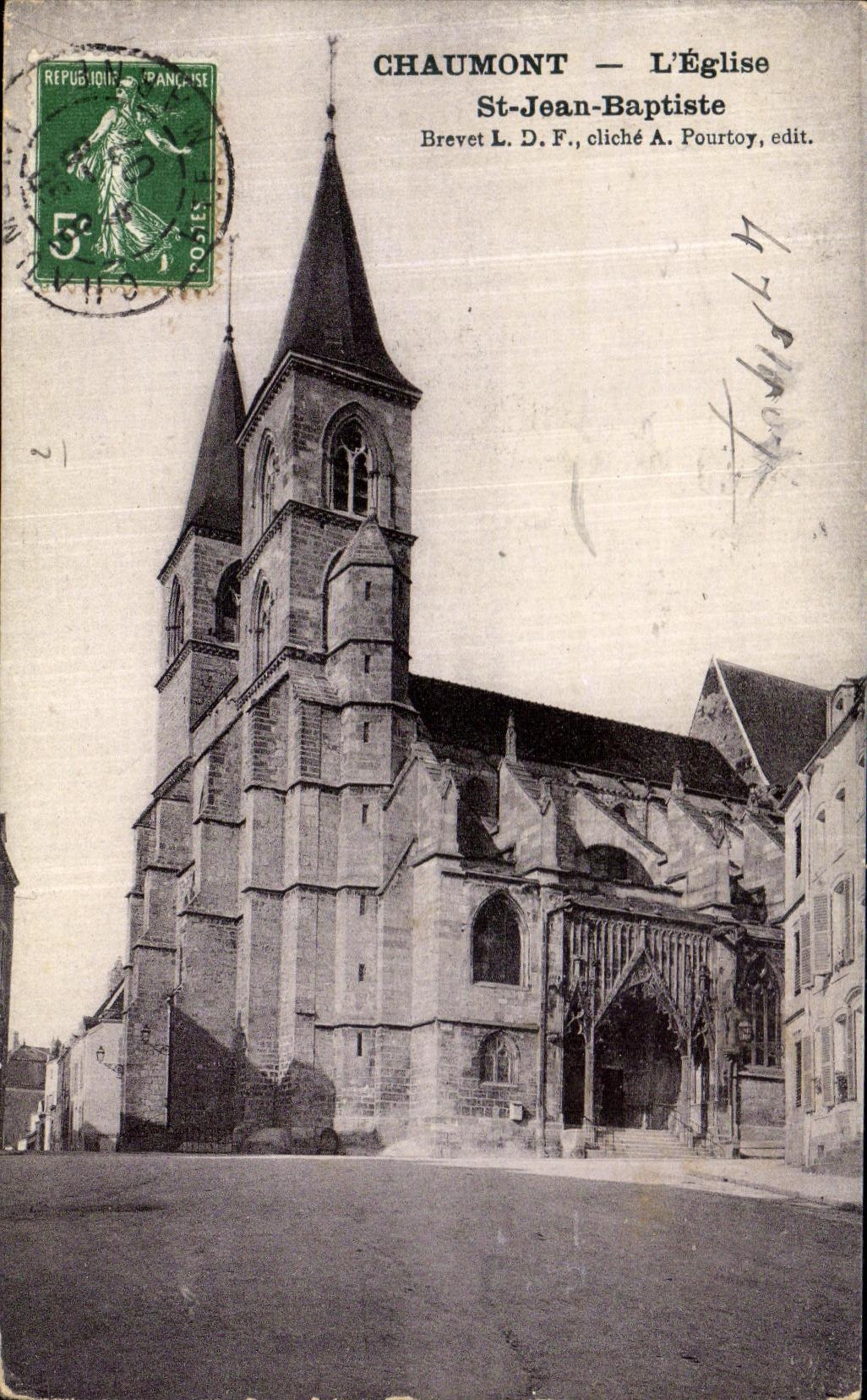 CPA Chaumont L Eglise St Jean Baptiste