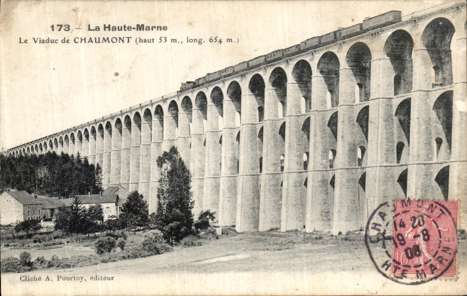 CPA La Haute Marne Le Viaduc de Chaumont Train