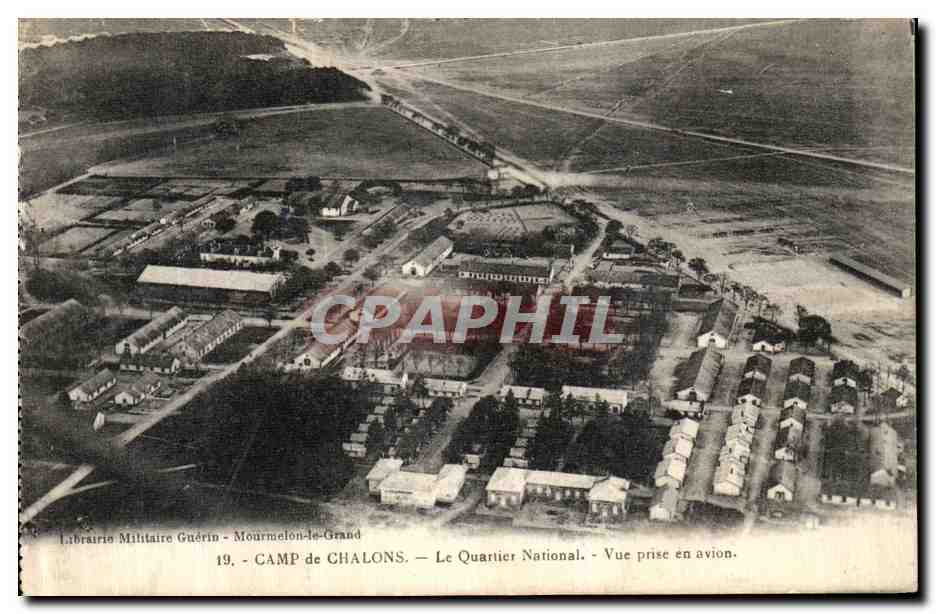 Camp de Chalons - Le Quartier National - Vue prise en avion — Librairie Militaire Guérin, Mourmelon-le-Grand