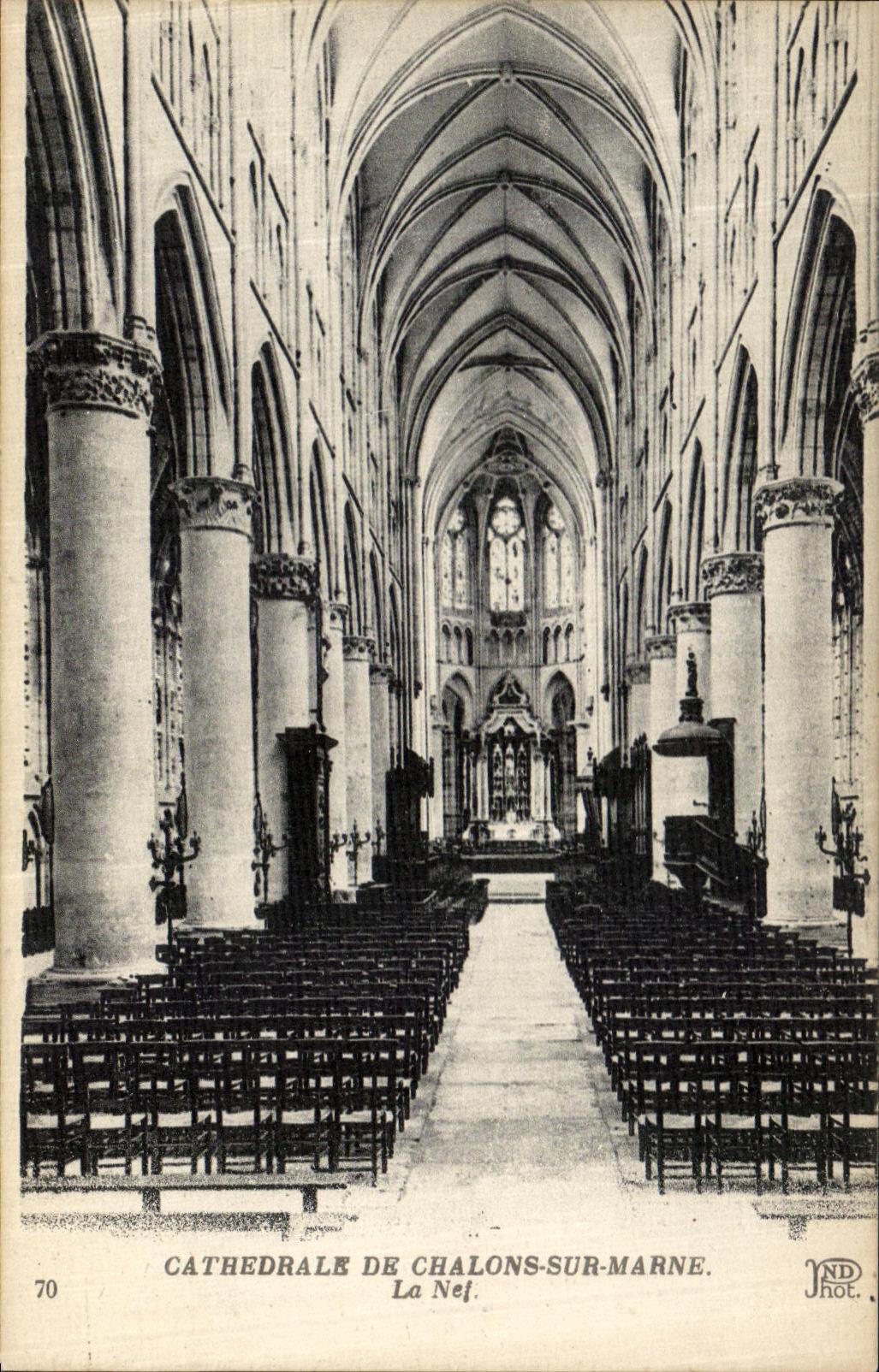 CPA Cathedrale De Chalons Sur Marne La Nef 