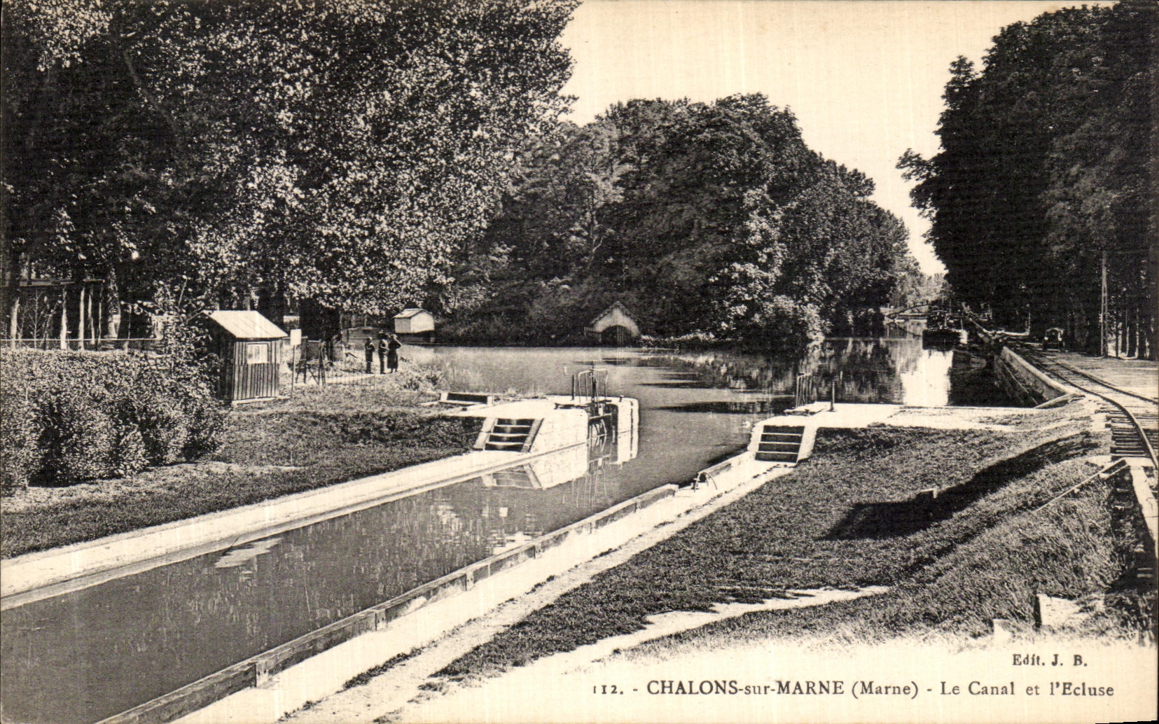 CHALONS-sur-MARNE (Marne) - Le Canal et l'Ecluse — Edit. J. B. n° 112