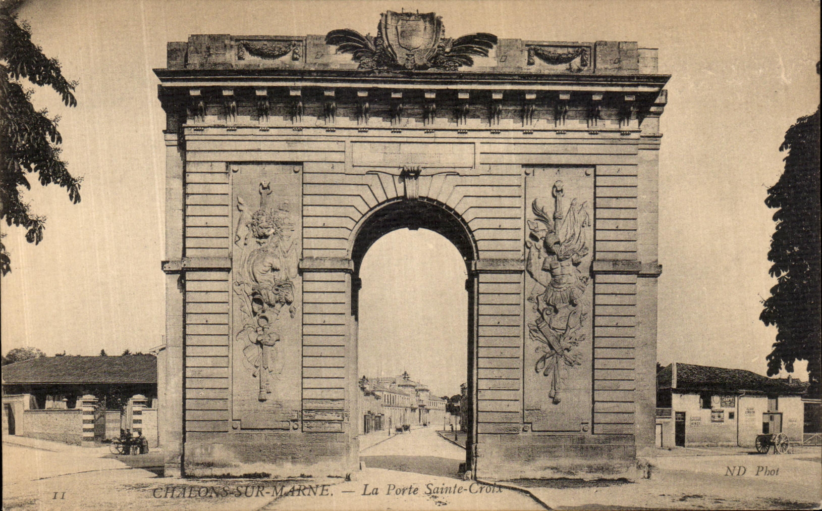 CPA Chalons Sur Marne La porte Saint Croix
