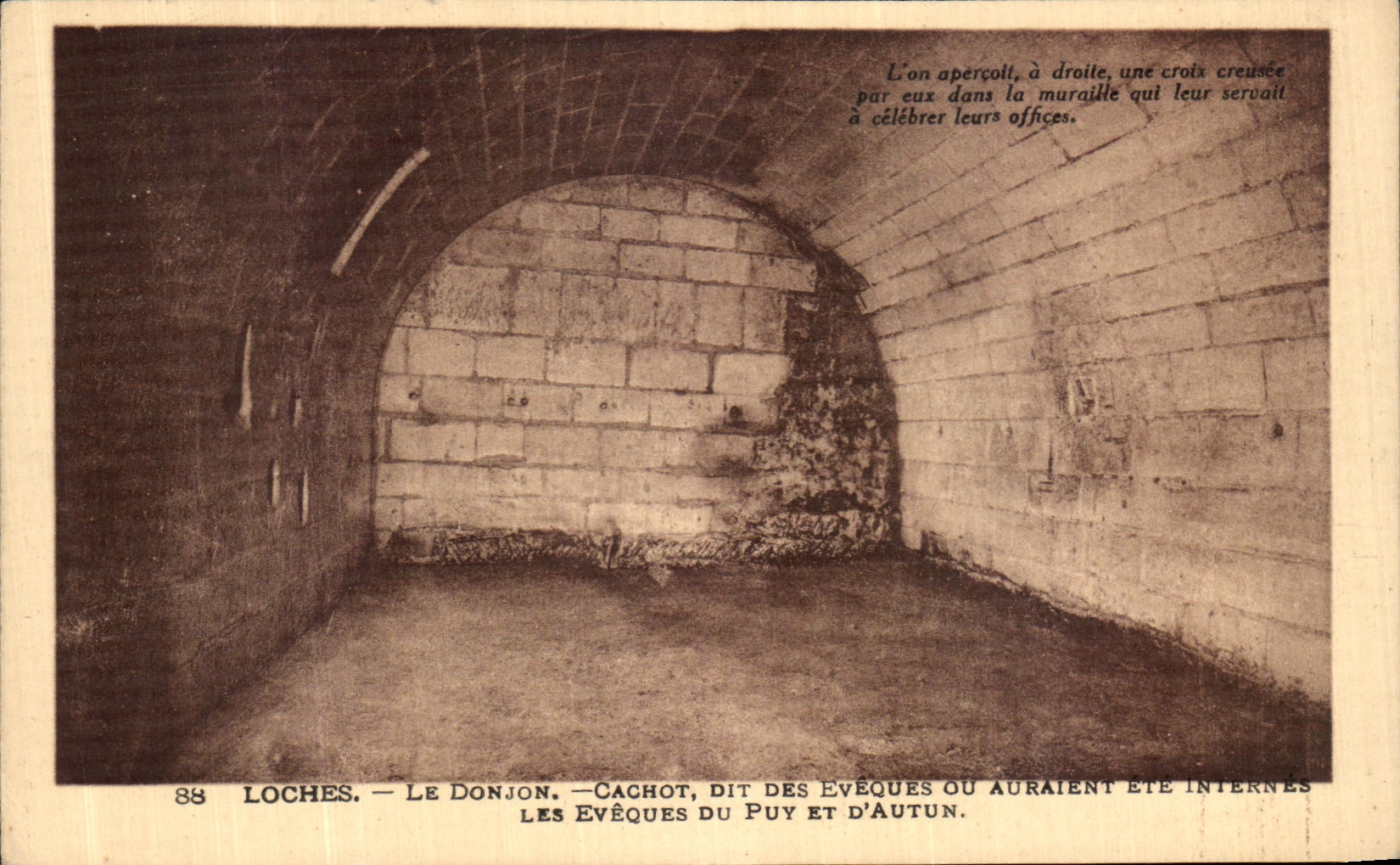 CPA Loches Le Donjon Cachot Dit Des Eveques 