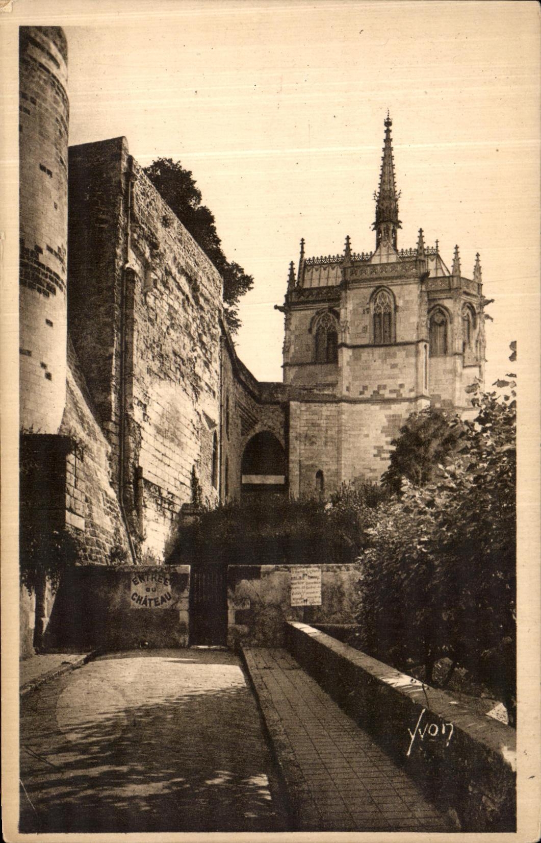 CPA Amboise Chateau La chapelle Saint Hubert la tour d Hercault