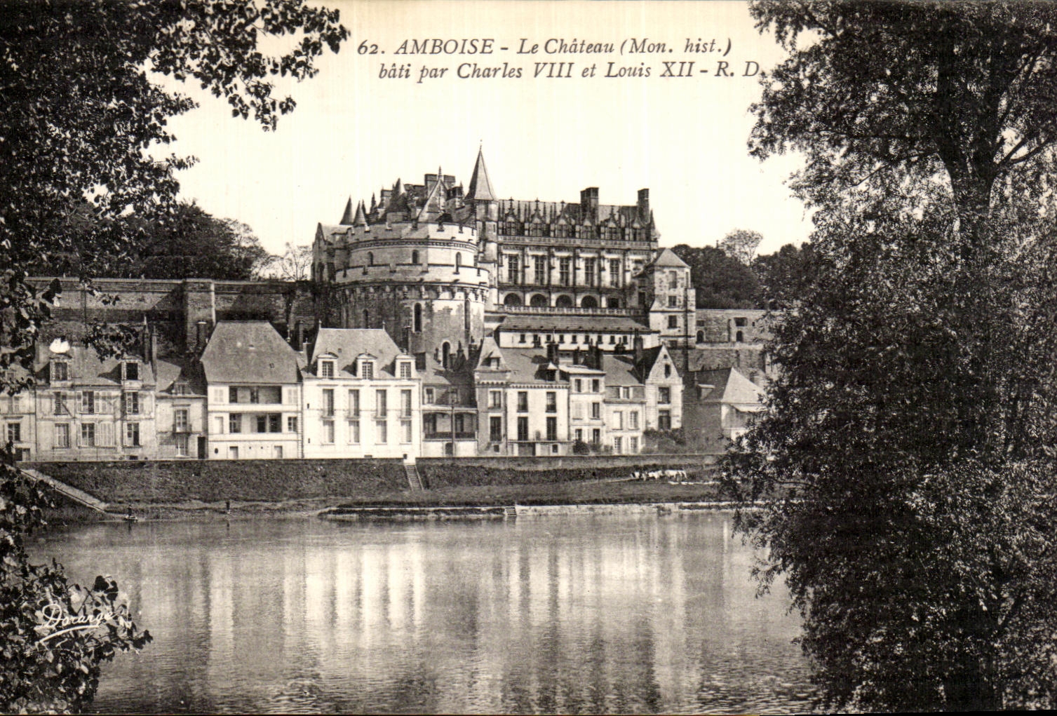 CPA Amboise Le Chateau bati par Charles VIII et Louis XII