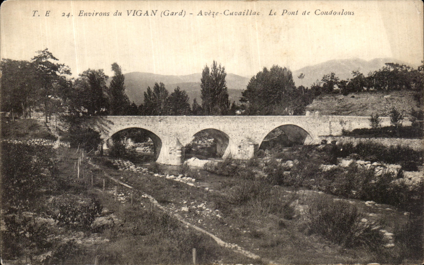 CPA Environs du Vigan Aveze Cavaillac Le Pont de Condoulous