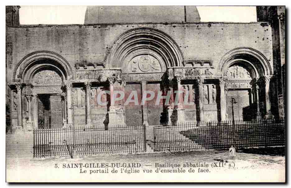 Saint-Gilles-du-Gard — Basilique abbatiale (XIIe s.) — Le portail de l'église vue d'ensemble de face