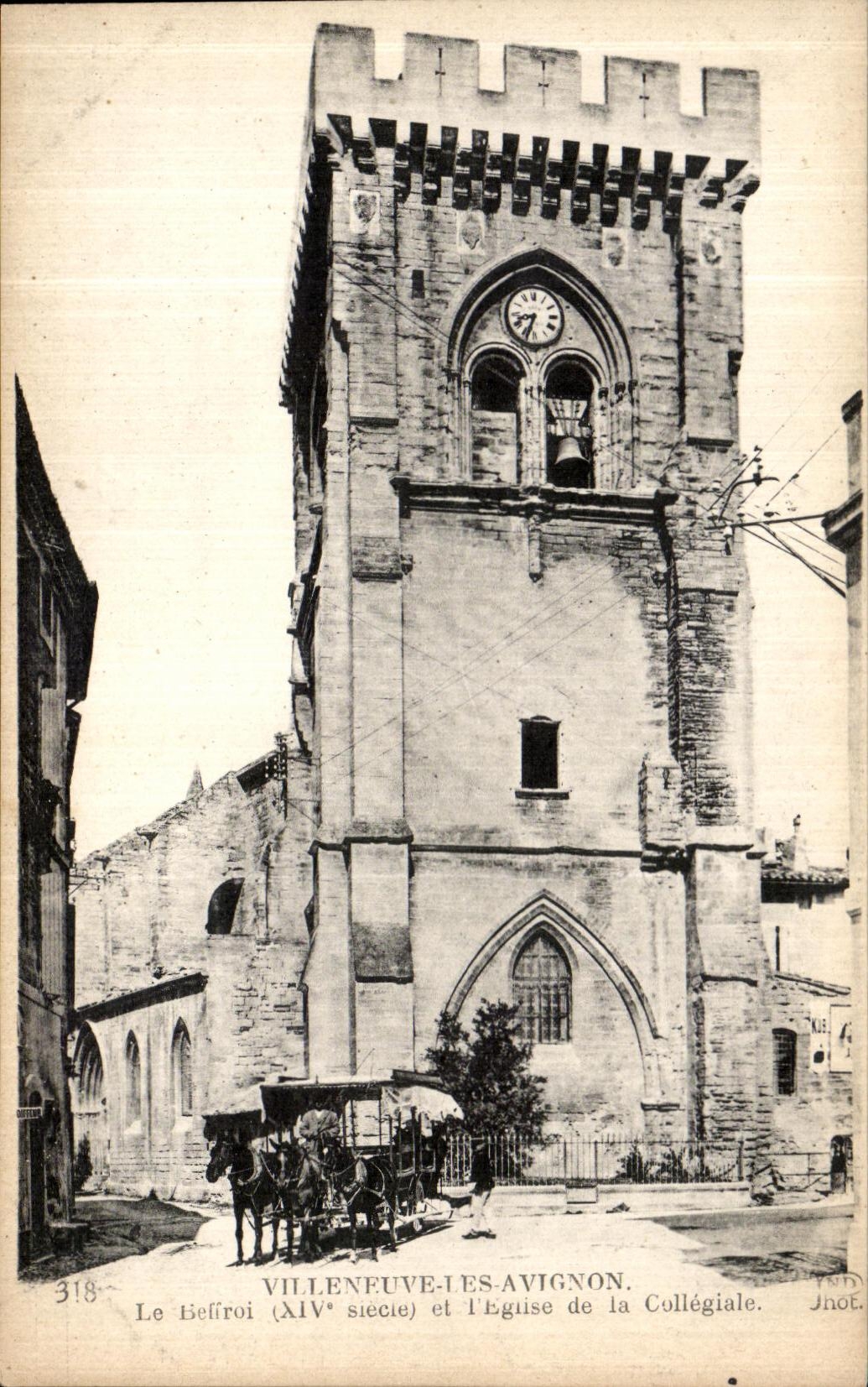 CPA Villeneuve Les Avignon Le Beffroi et l eglise de la Collegiale