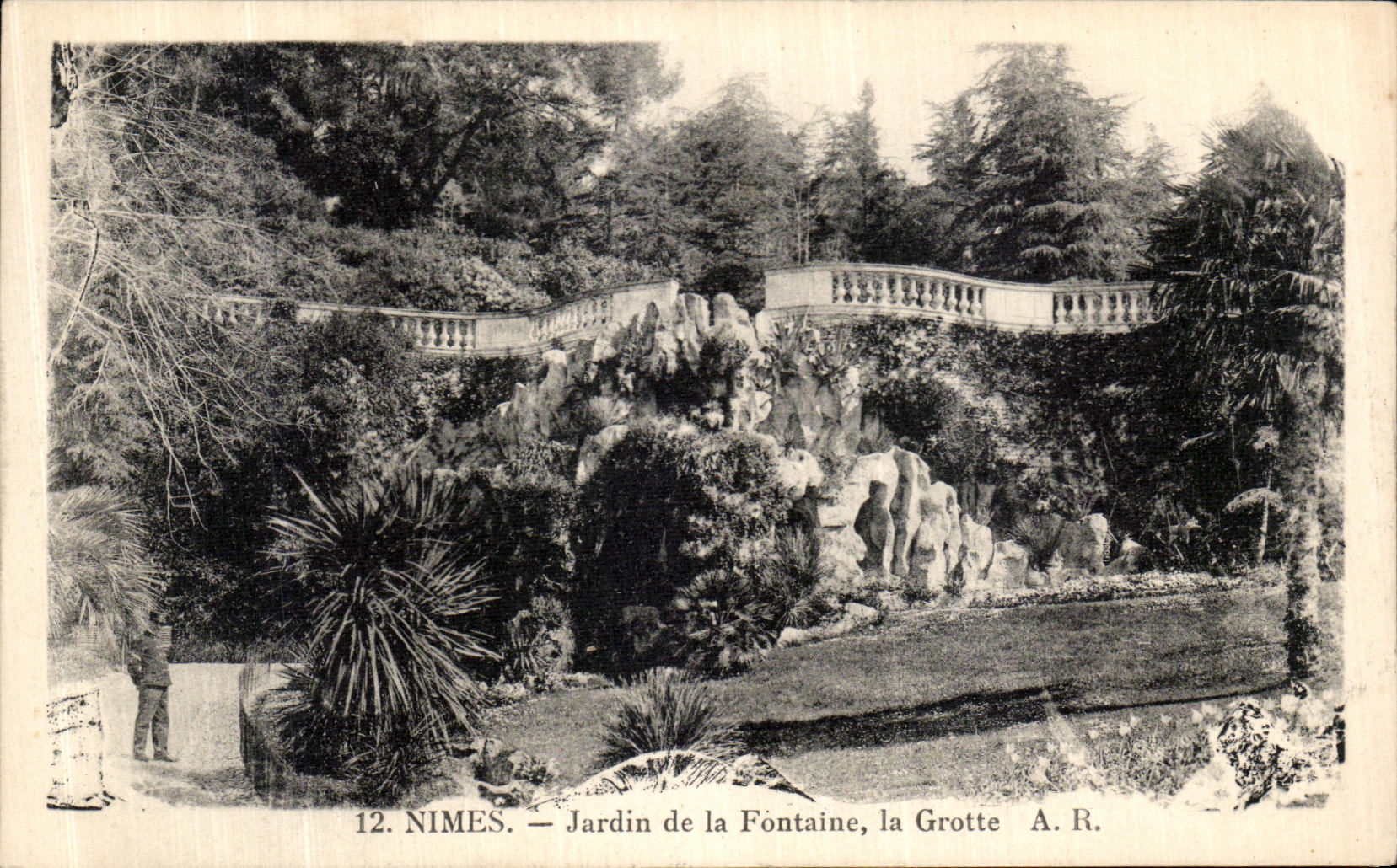 Nîmes — Jardin de la Fontaine, la Grotte — A.R. — n°12