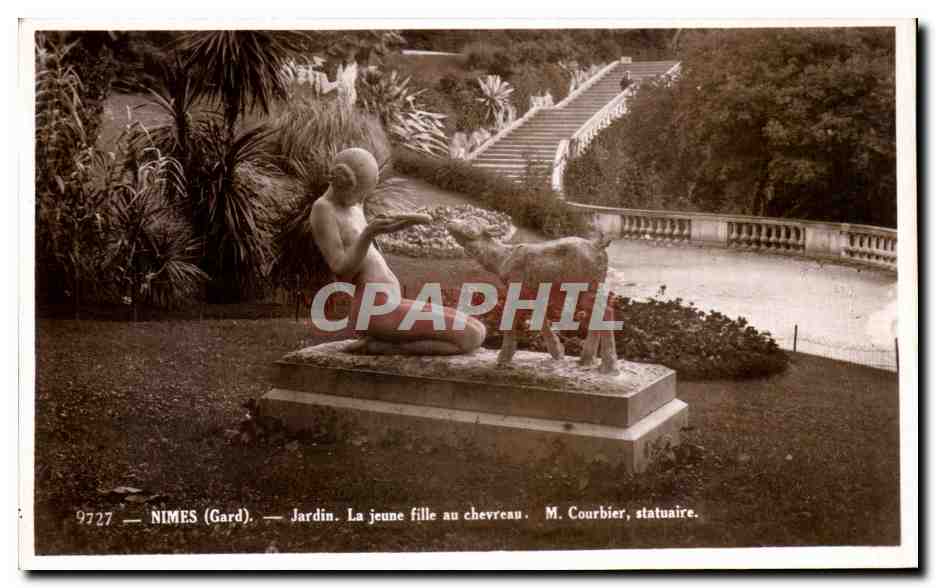 CPA Nimes Jardin La Jeune fille au chevreau Courbier Chevre 